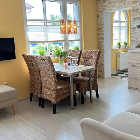 Trautes Heim Villa *