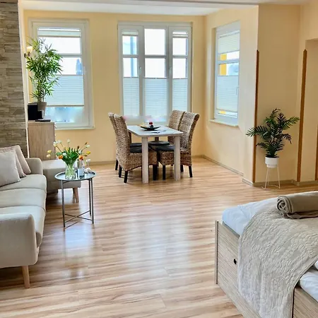 Trautes Heim Villa *